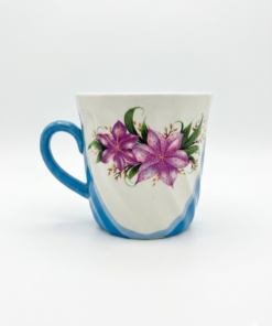 Cană Ceramică Albastra cu Crini Violeți